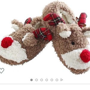 Women’s christmas reindeer slippers